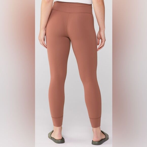 NWOT Vuori 7/8ths Daily Legging, Size XL, Light Penny - Picture 2 of 11